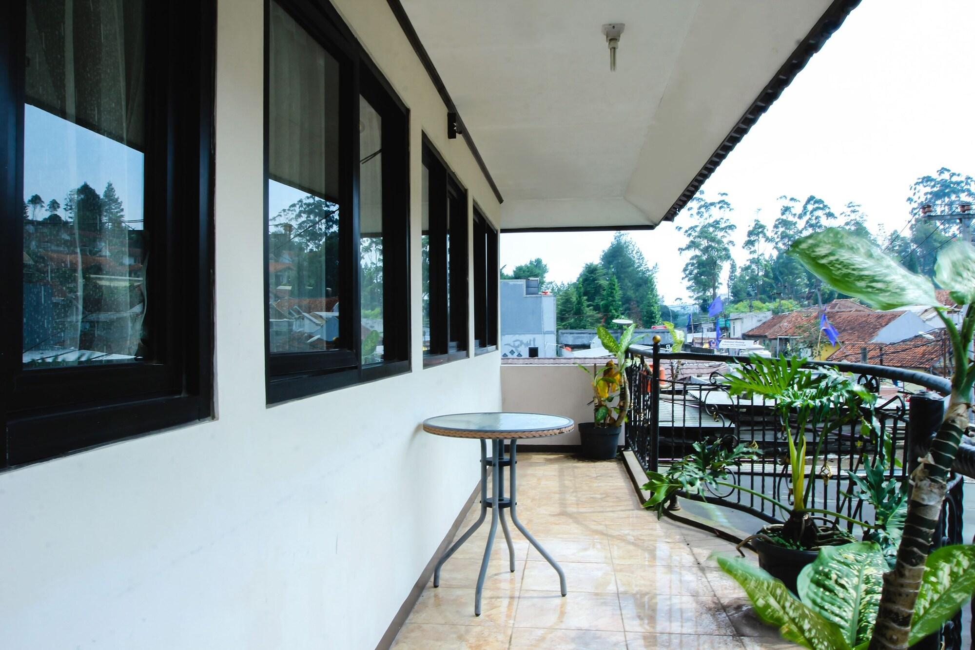 Reddoorz Near Cikole Lembang Hotel Exterior foto