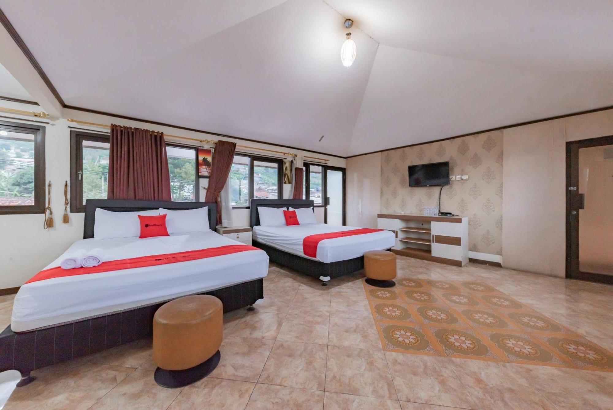 Reddoorz Near Cikole Lembang Hotel Exterior foto