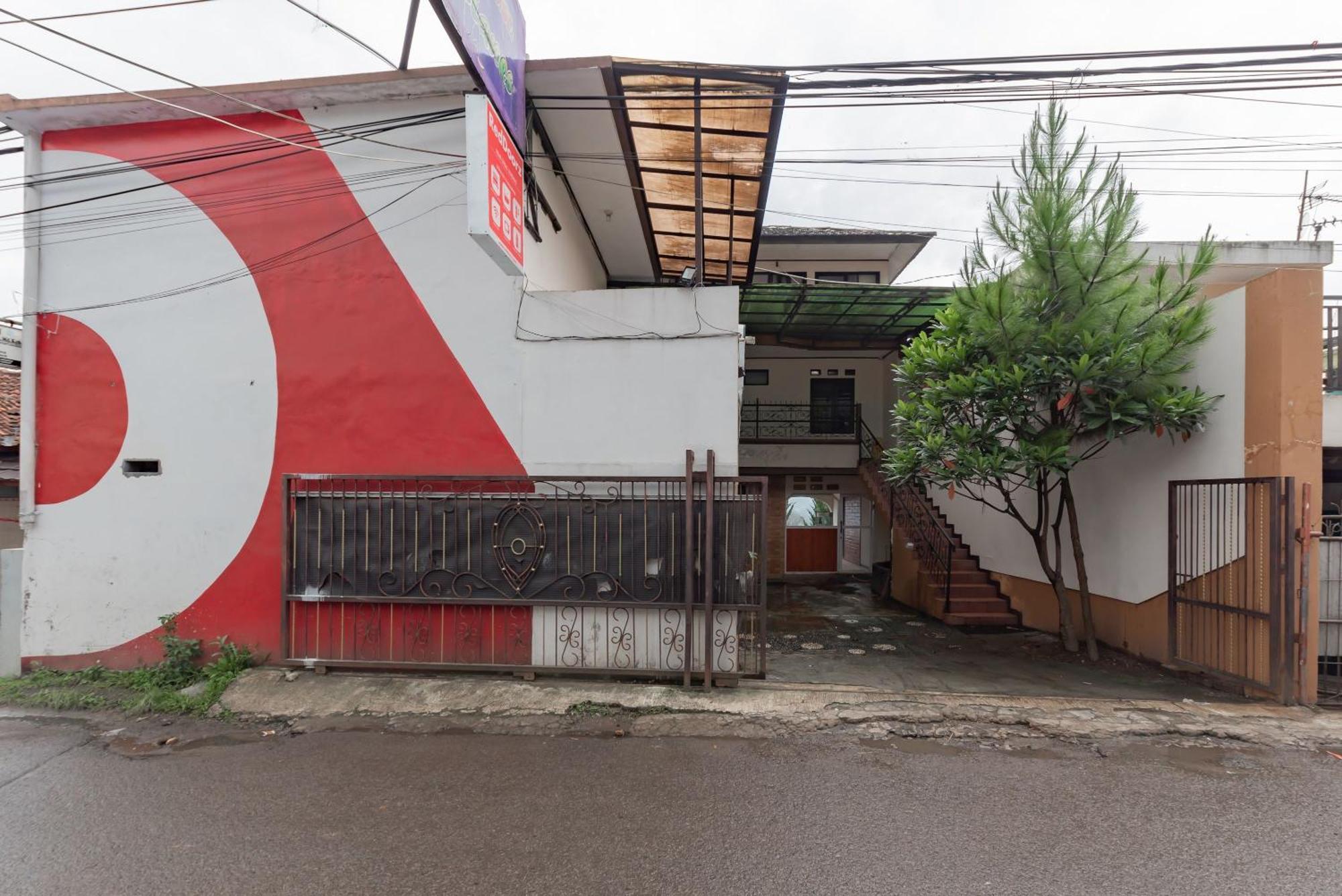 Reddoorz Near Cikole Lembang Hotel Exterior foto