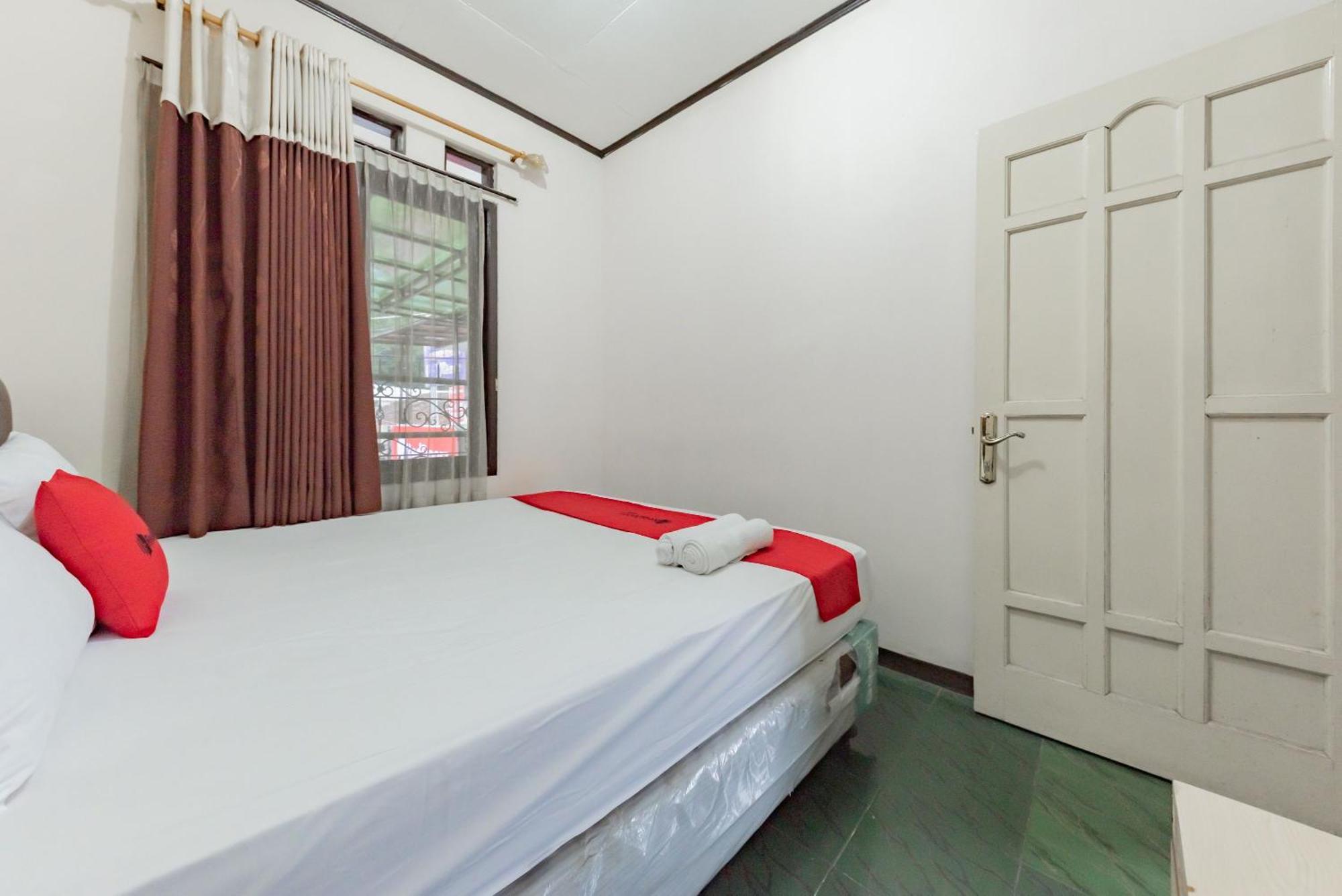 Reddoorz Near Cikole Lembang Hotel Exterior foto