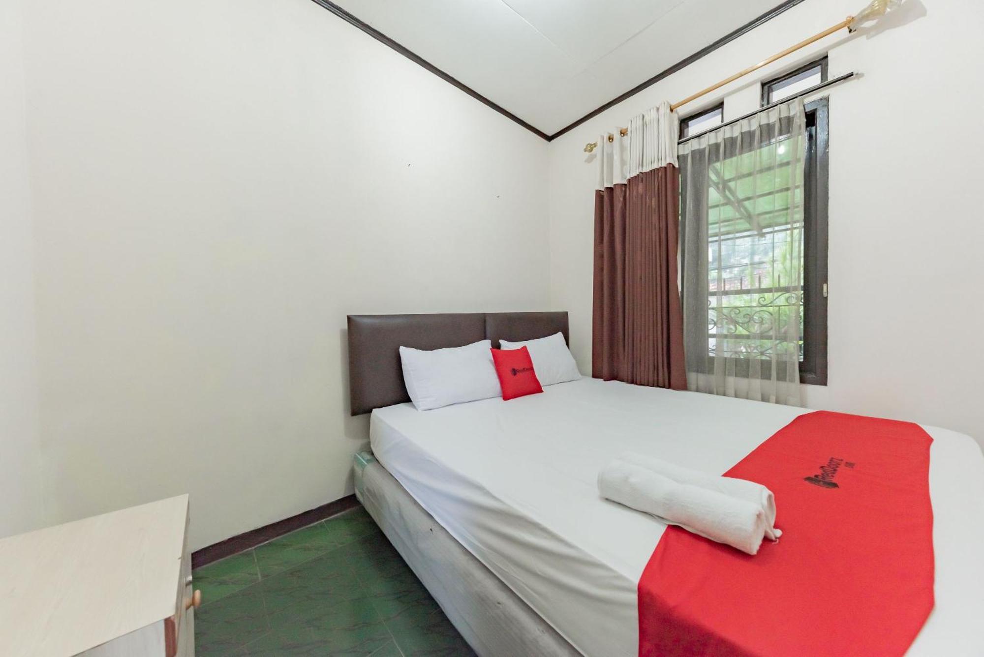 Reddoorz Near Cikole Lembang Hotel Exterior foto