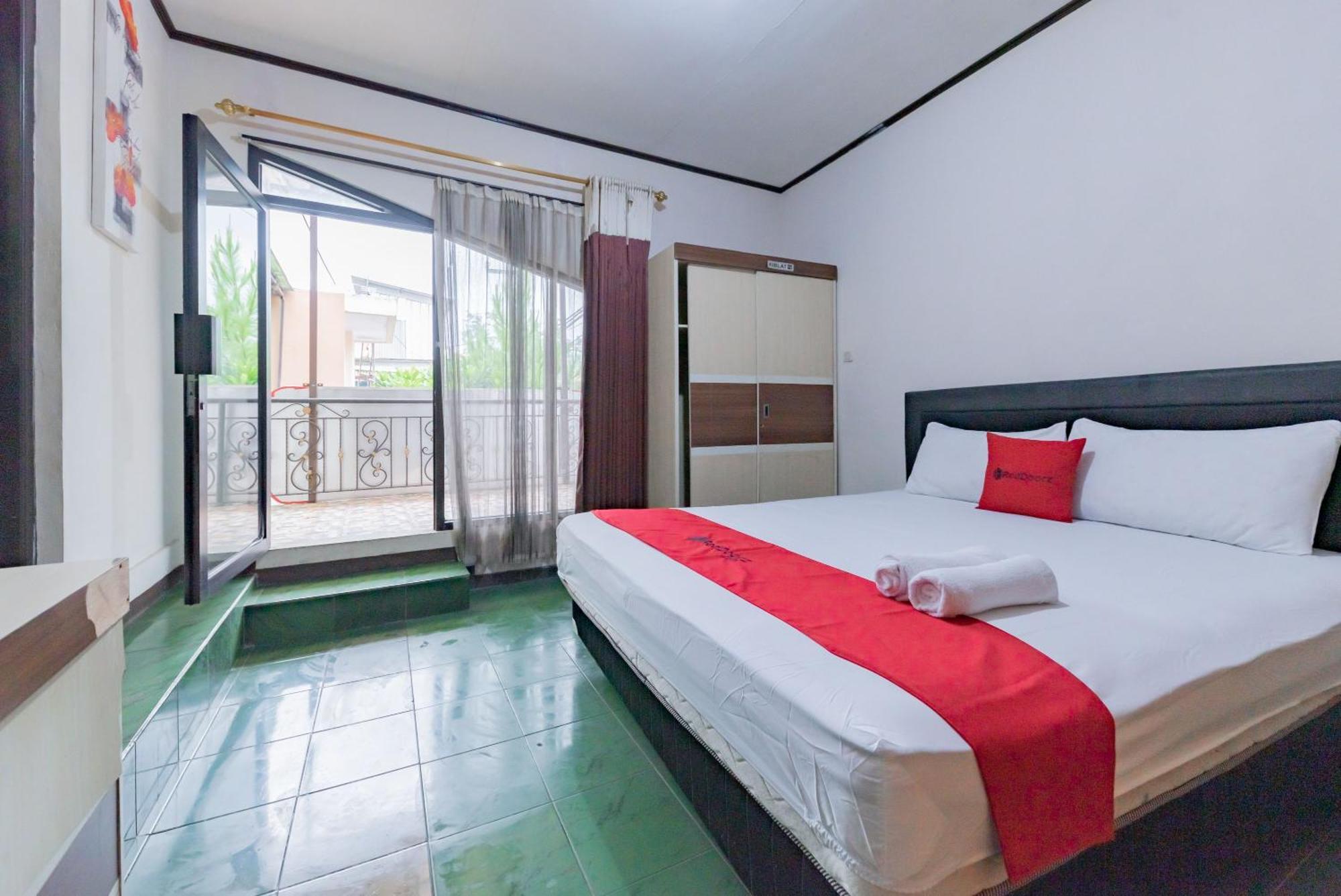 Reddoorz Near Cikole Lembang Hotel Exterior foto
