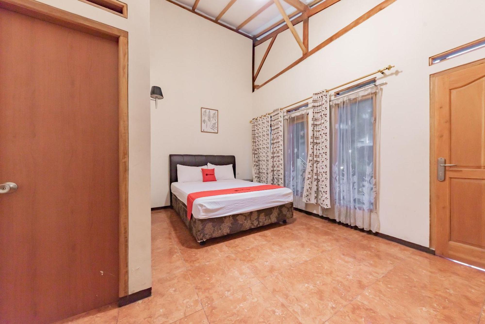 Reddoorz Near Cikole Lembang Hotel Exterior foto